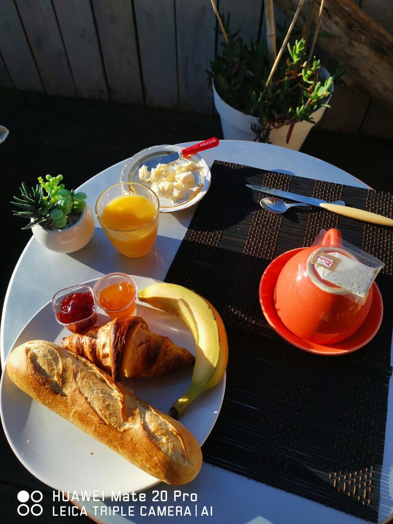 L'etape Bien Etre,chambres Et Tables D'hotes,epicerie Cafe, Salon De Massage * Camps-sur-l'Agly